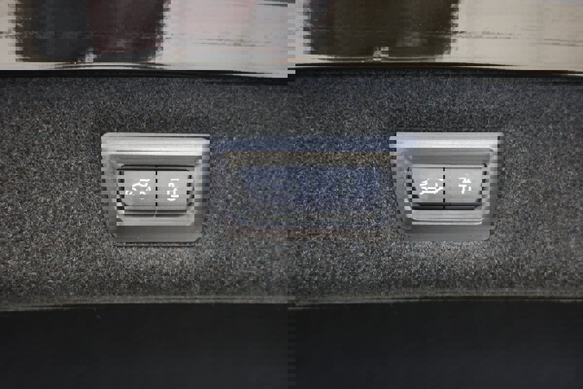 Used 2024 BMW M850i Gran Coupe xDrive w/ M Carbon Exterior Package image 47