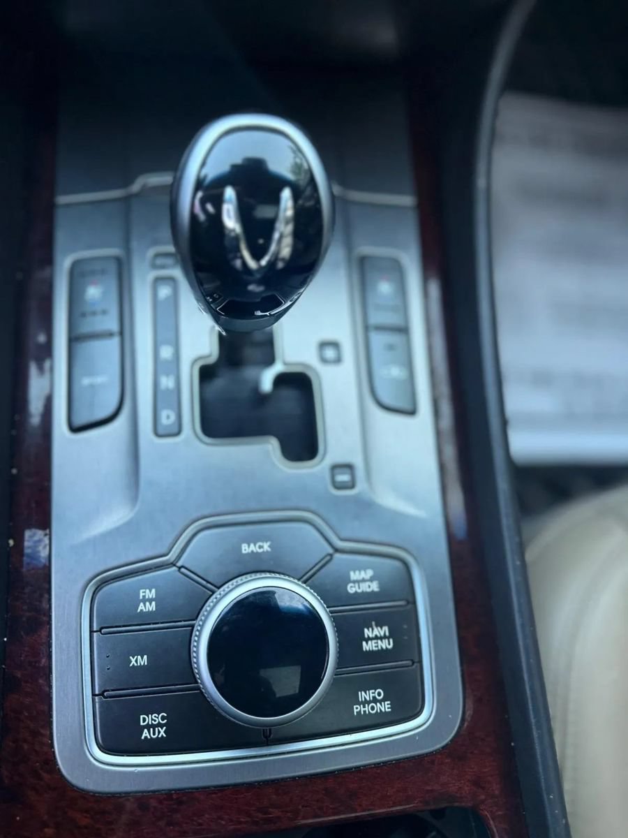 Used 2012 Hyundai Equus Signature RWD image 14
