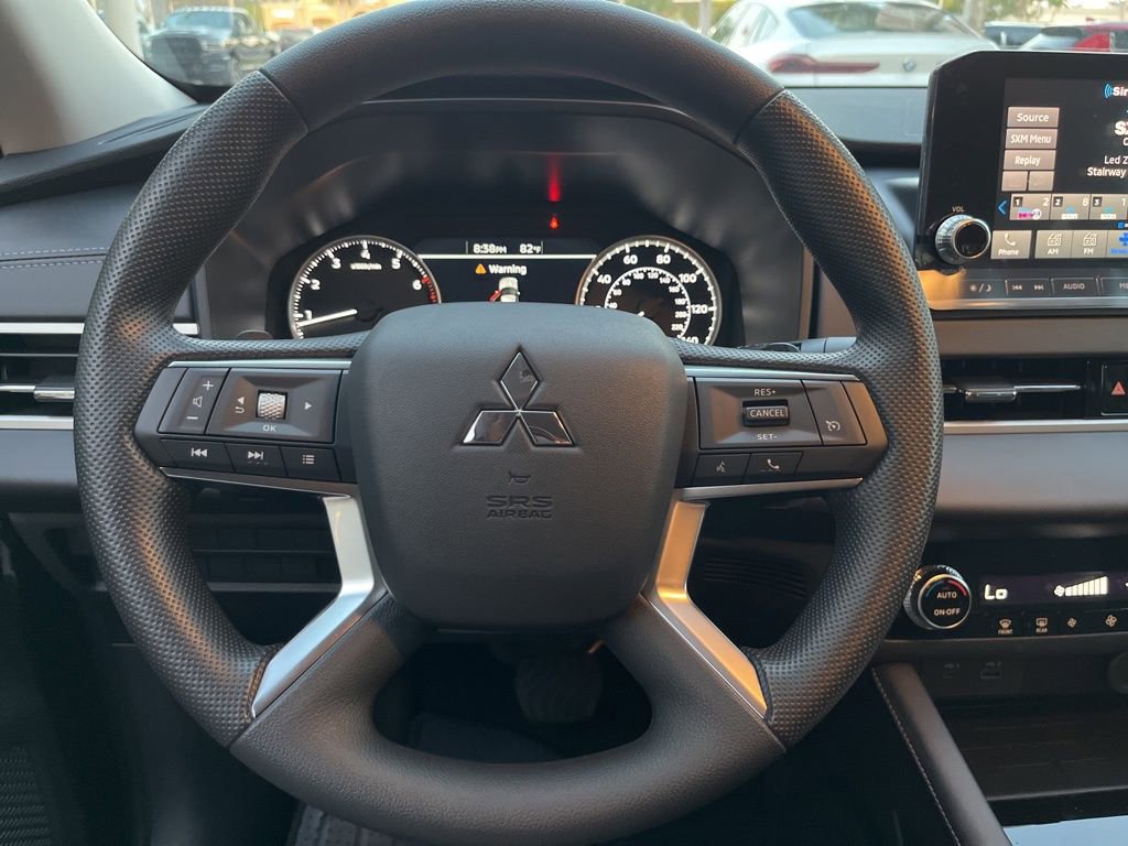 Used 2024 Mitsubishi Outlander ES image 36