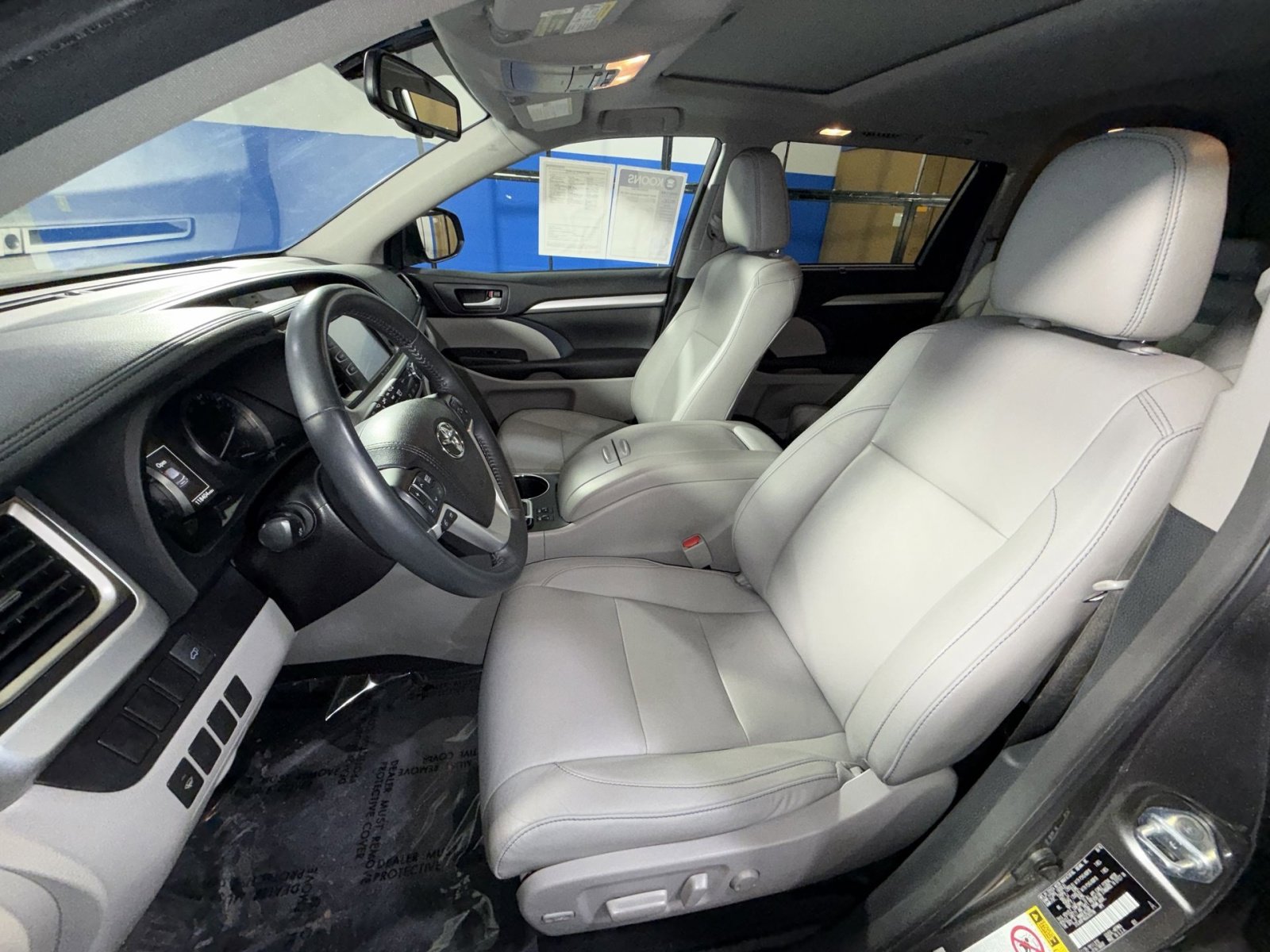 Used 2016 Toyota Highlander XLE image 23