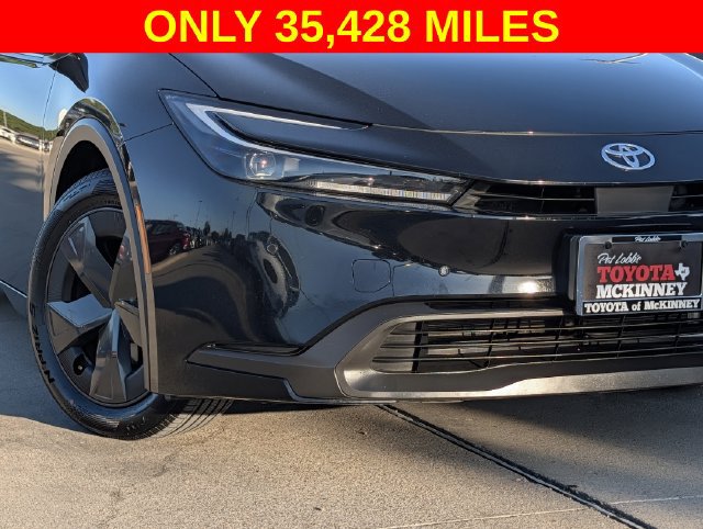 Used 2025 Toyota Prius LE FWD image 3