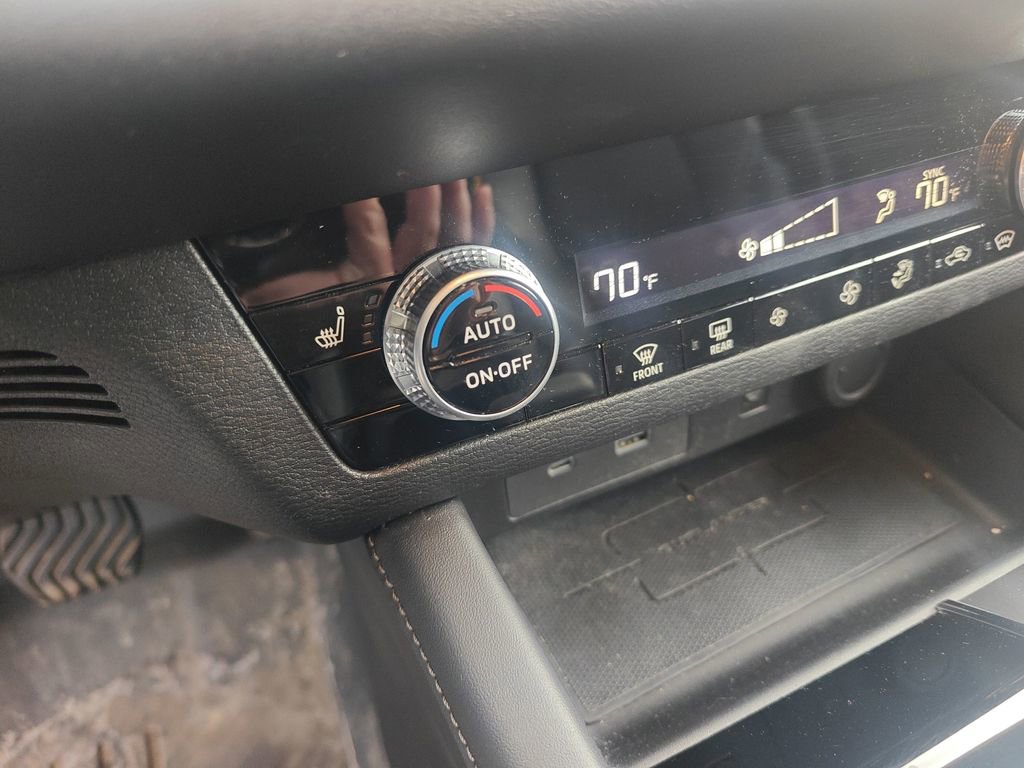 Used 2022 Mitsubishi Outlander SE image 9