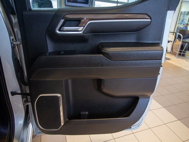 Used 2022 Chevrolet Silverado 1500 RST w/ Convenience Package II image 11