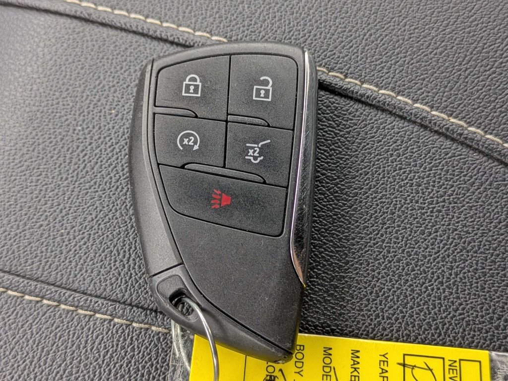 Used 2025 Chevrolet Traverse LT AWD/4WD image 31