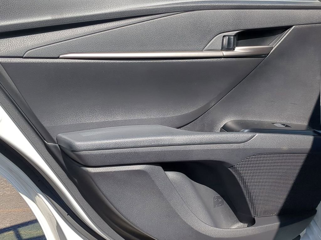 Used 2025 Toyota Camry SE image 27