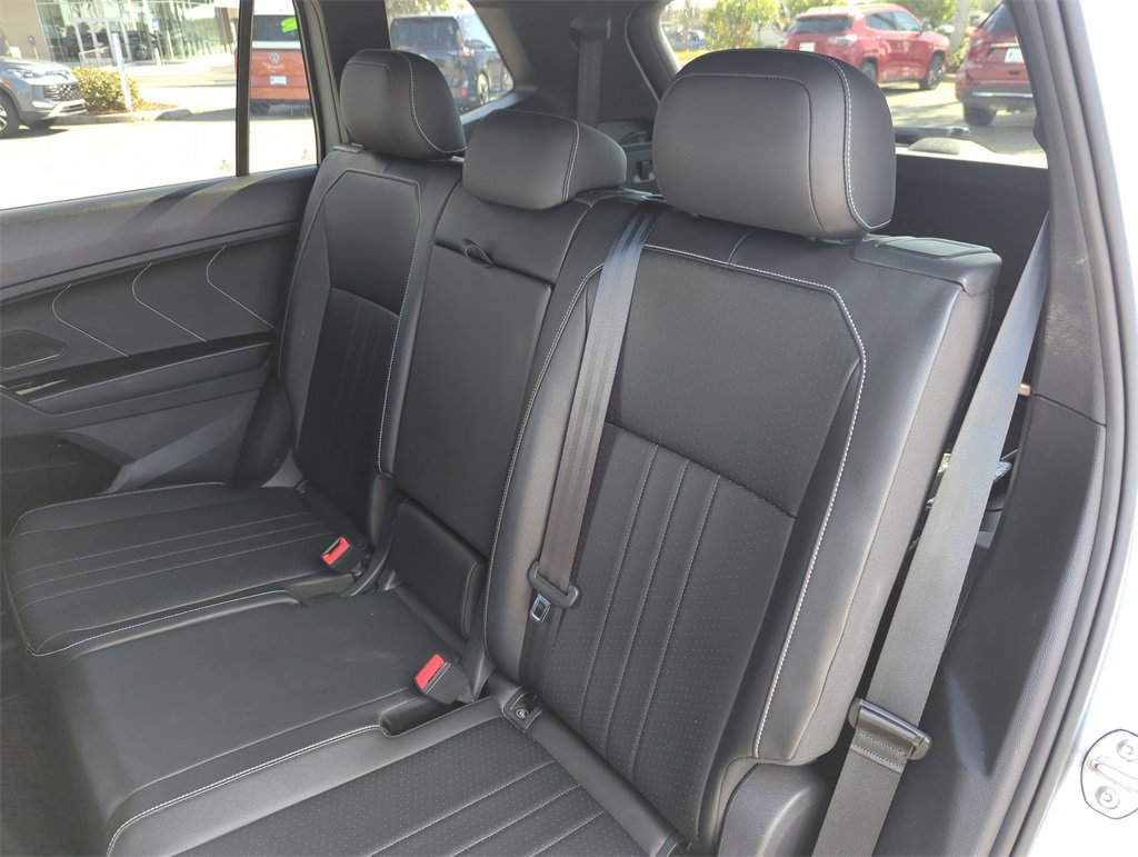 Used 2022 Volkswagen Tiguan SE R-Line image 30