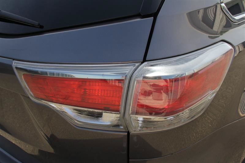 Used 2014 Toyota Highlander Limited FWD image 13