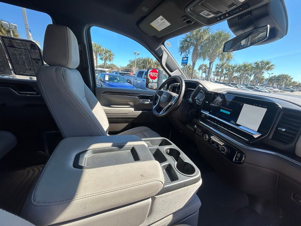 Used 2024 Chevrolet Silverado 3500 LT image 23