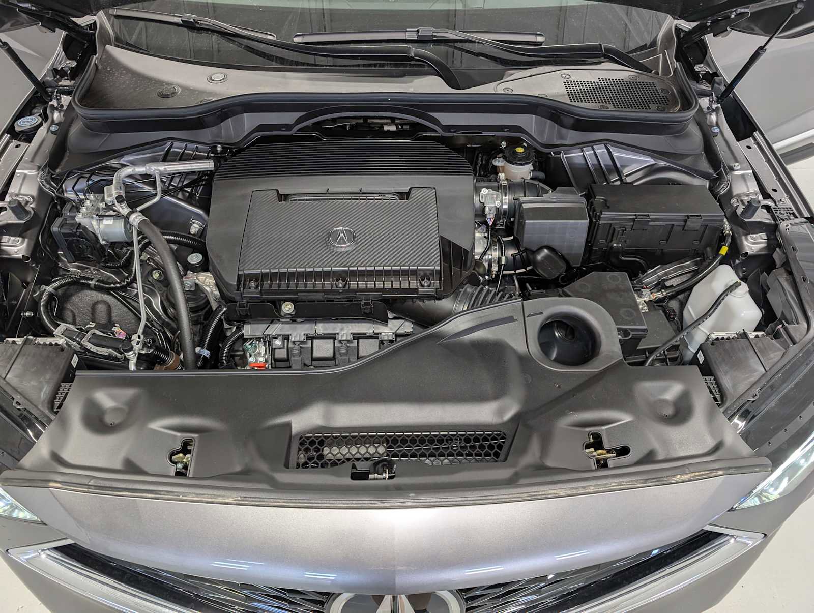 Used 2025 Acura MDX SH-AWD w/ Technology Package image 12