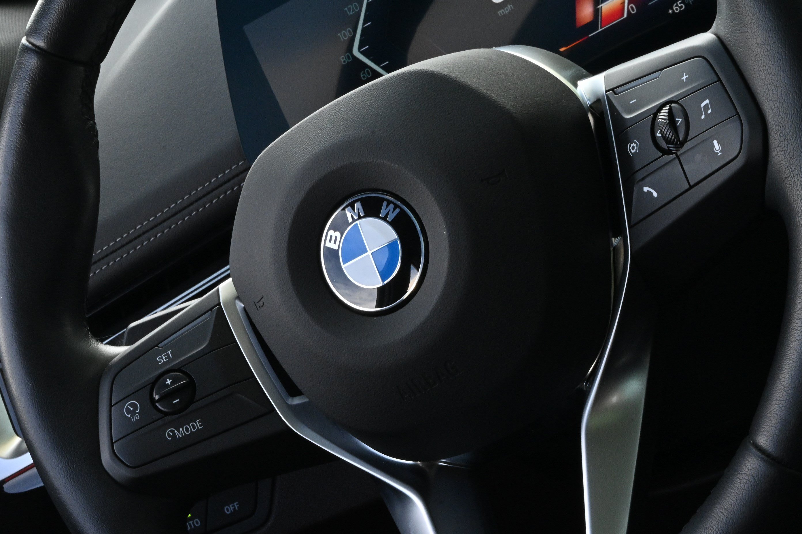 Used 2025 BMW X1 xDrive28i AWD/4WD image 26