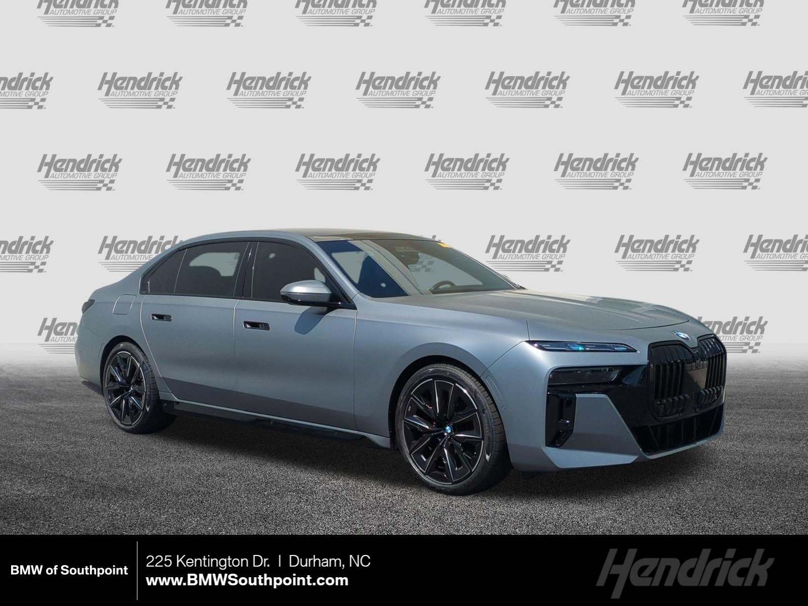 Used 2023 BMW 760i xDrive AWD/4WD image 1