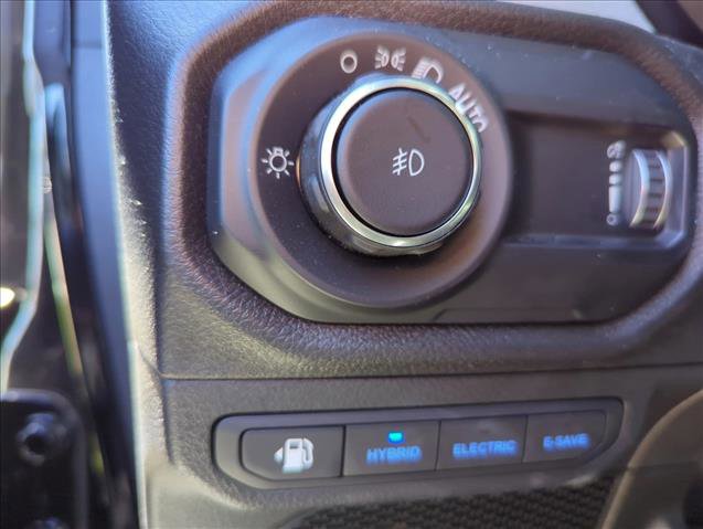 Used 2025 Jeep Wrangler Willys image 25