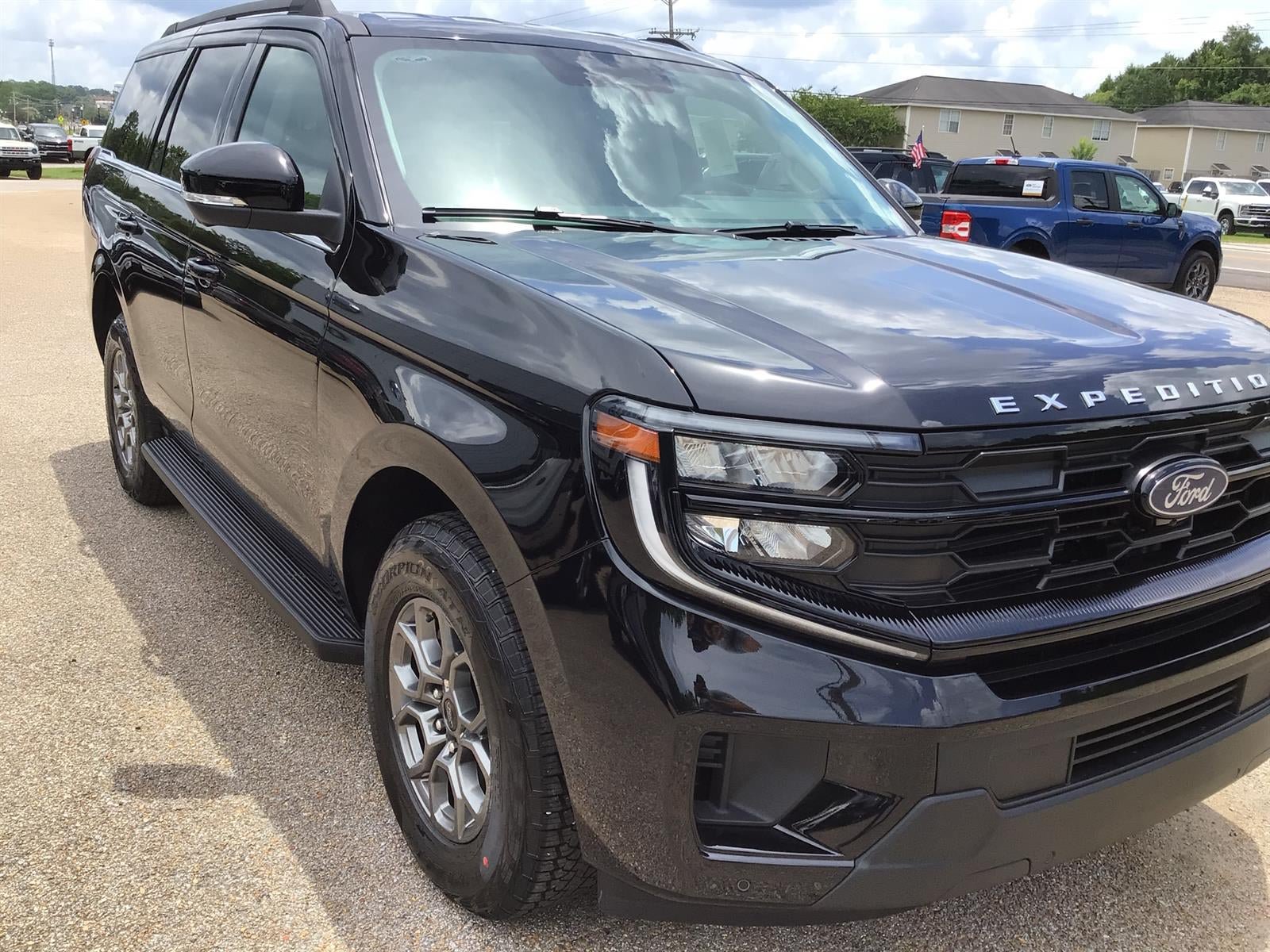 New 2026 Ford Expedition Active RWD image 7