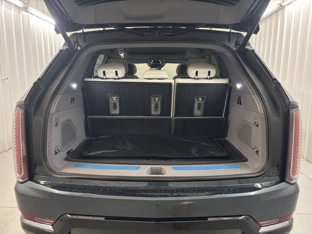 New 2026 Cadillac Escalade IQ Sport 1 w/ LPO, Floor Liner Package image 26