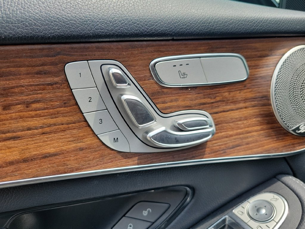 Used 2021 Mercedes-Benz GLC 300 4MATIC image 27