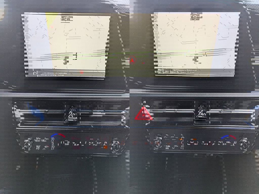 Used 2025 Kia Niro EX Touring image 17