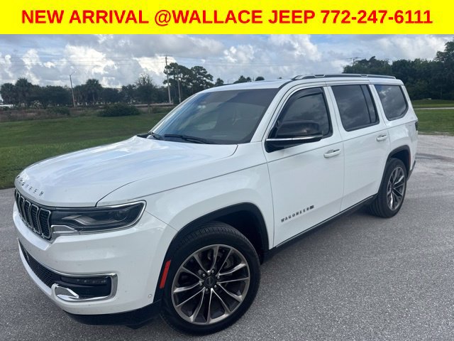 Used 2023 Jeep Wagoneer Series III w/ Premium Group I RWD image 3