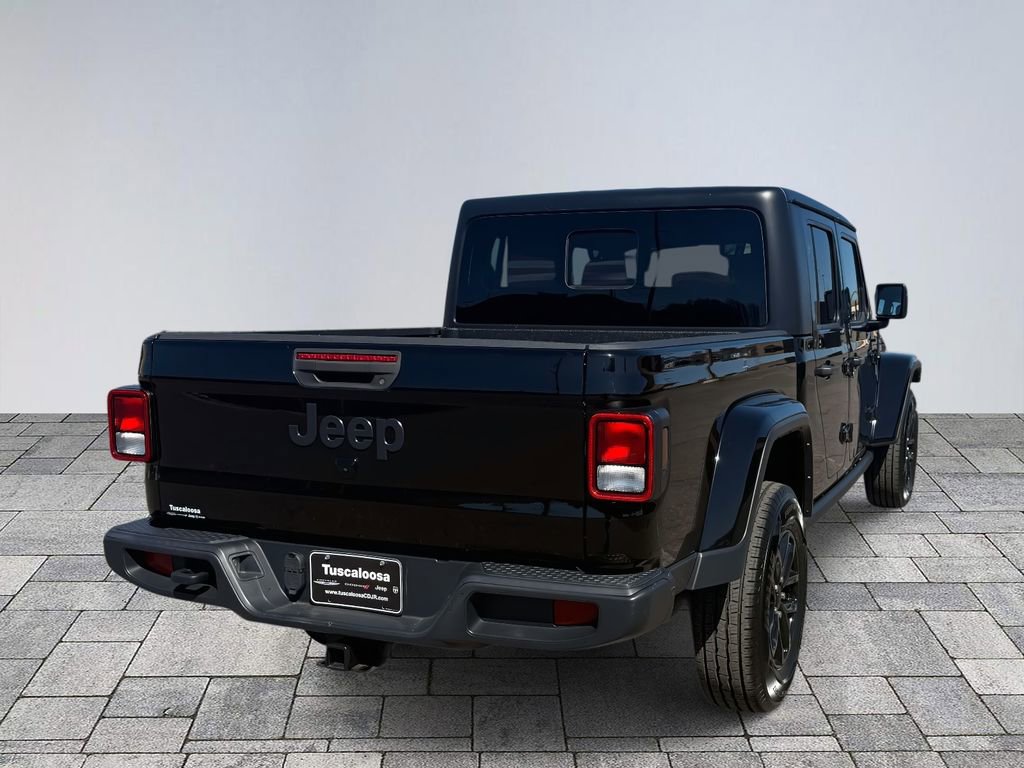 Used 2022 Jeep Gladiator Sport image 7
