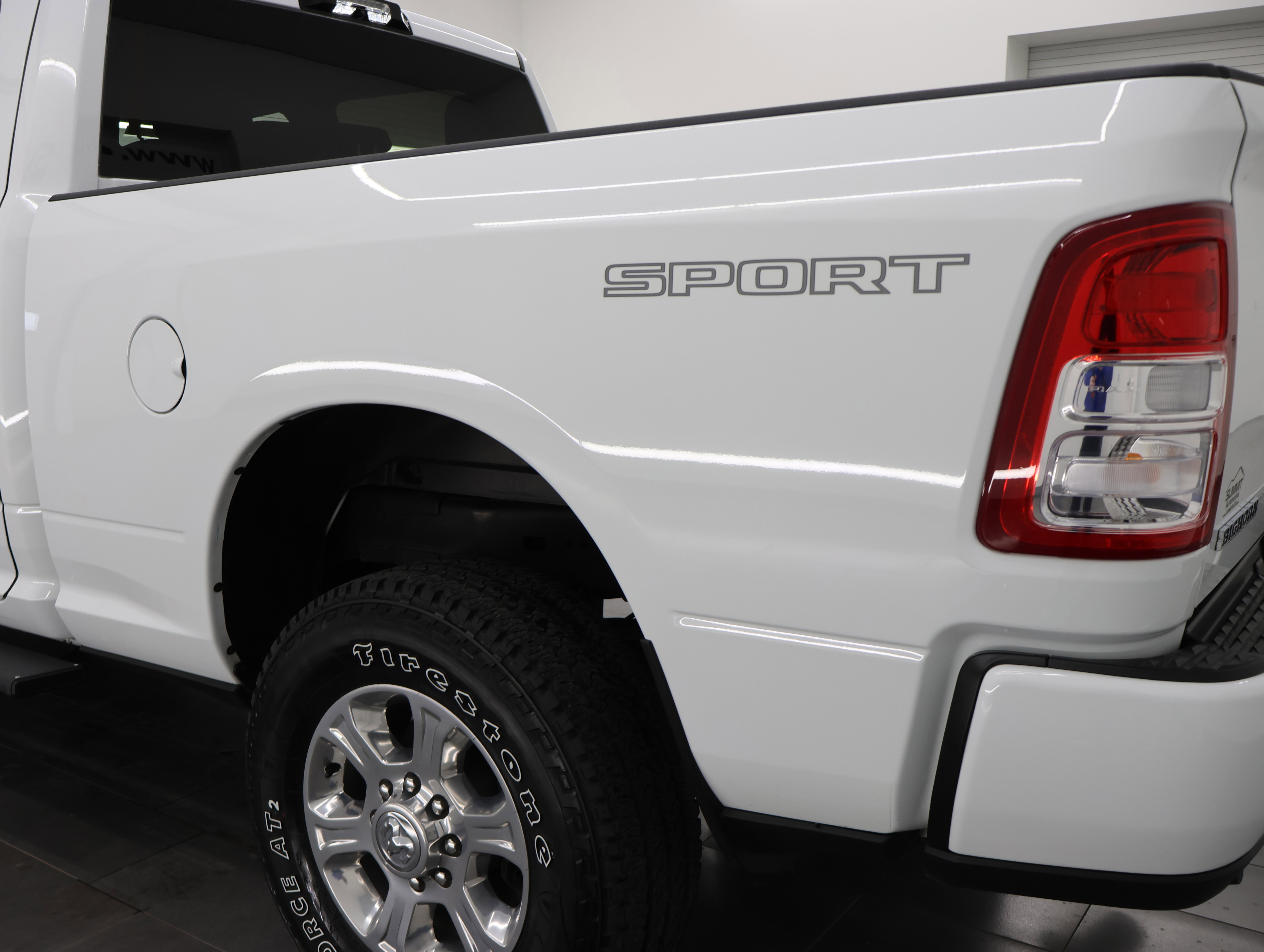 Used 2024 RAM 2500 Big Horn w/ Sport Appearance Package image 32
