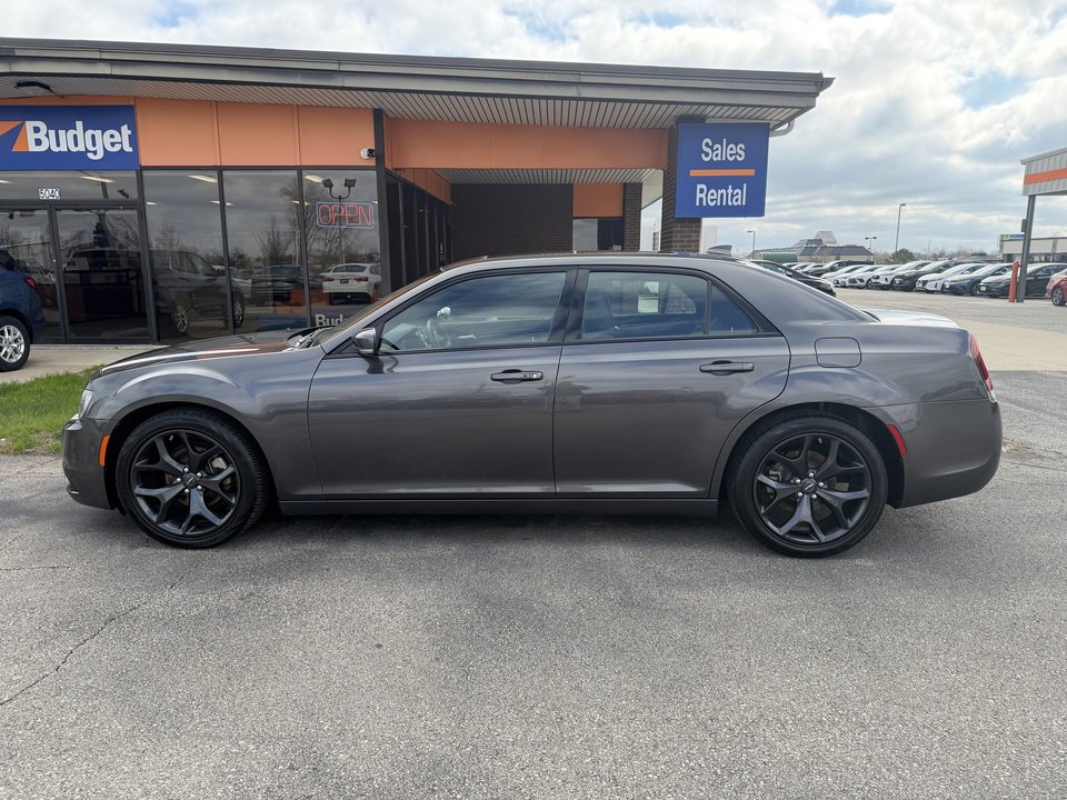 Used 2023 Chrysler 300 S w/ Comfort Group image 2
