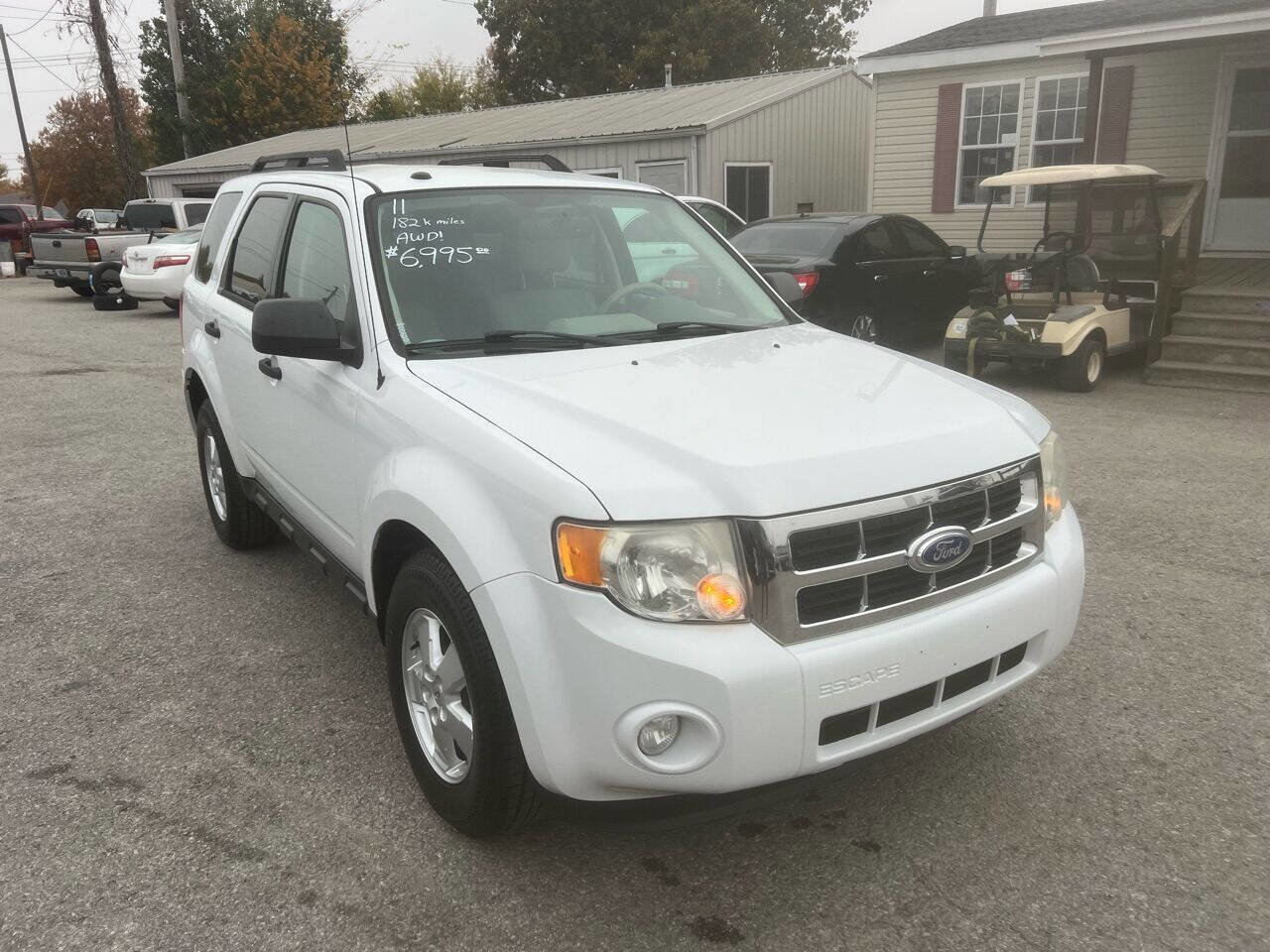 Used 2011 Ford Escape XLT image 3