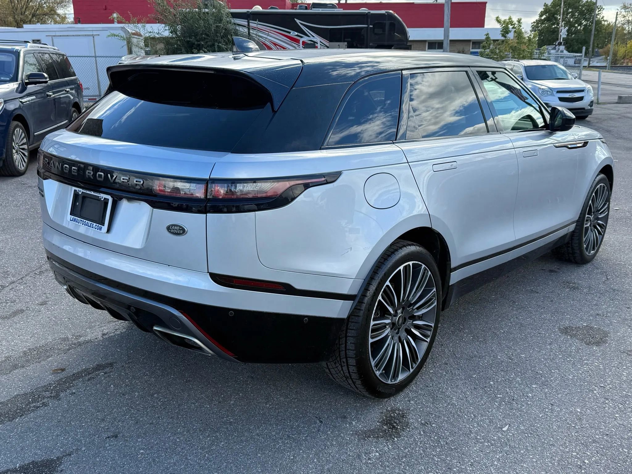 Used 2018 Land Rover Range Rover Velar R-Dynamic SE image 5
