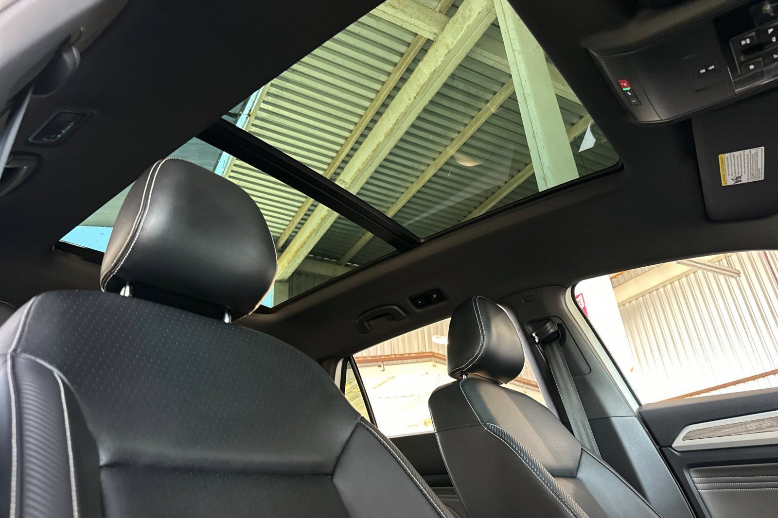Used 2022 Volkswagen Atlas Cross Sport SE w/ Panoramic Sunroof Package FWD image 17