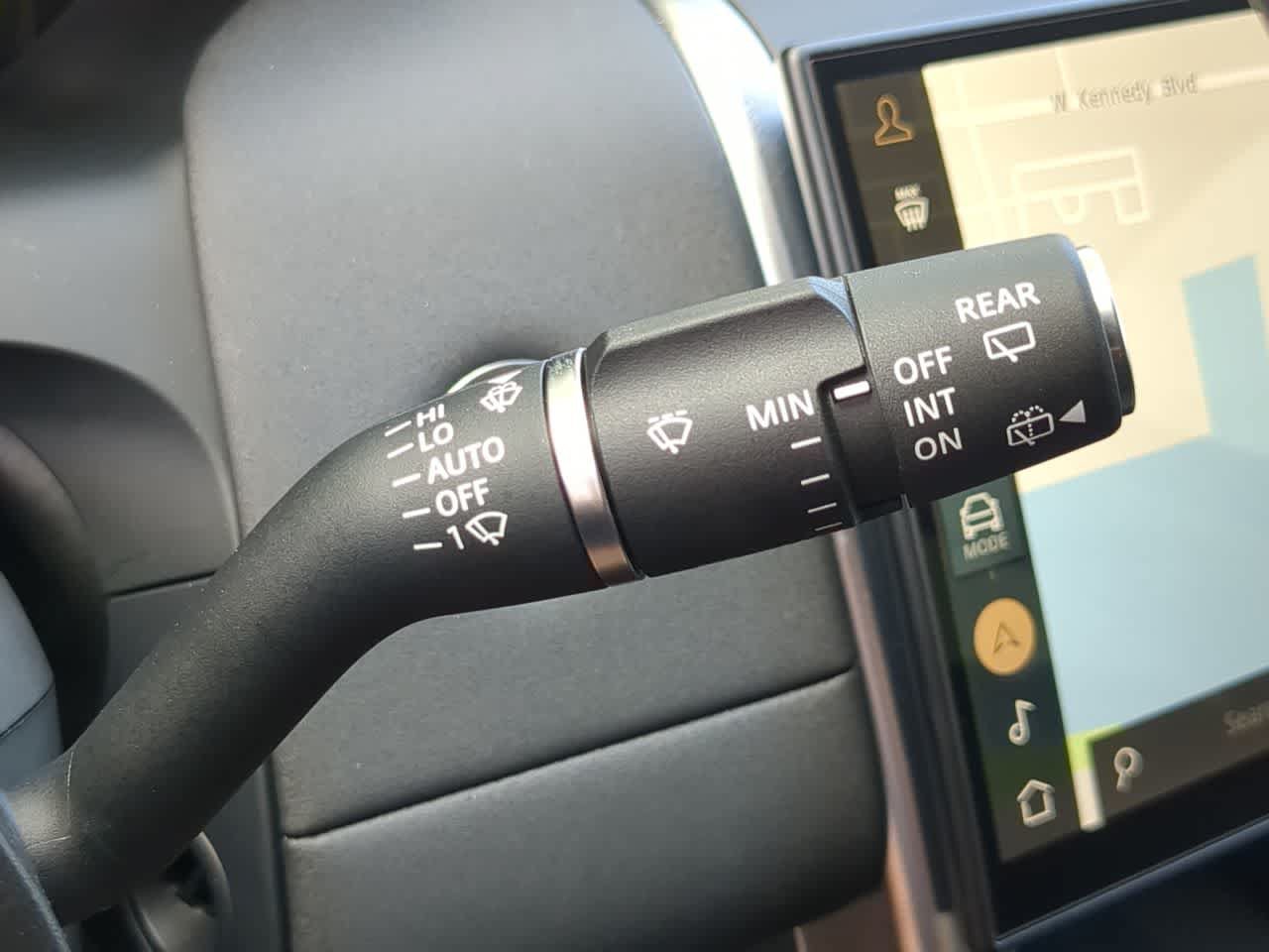Certified 2025 Land Rover Discovery Sport S AWD/4WD image 28