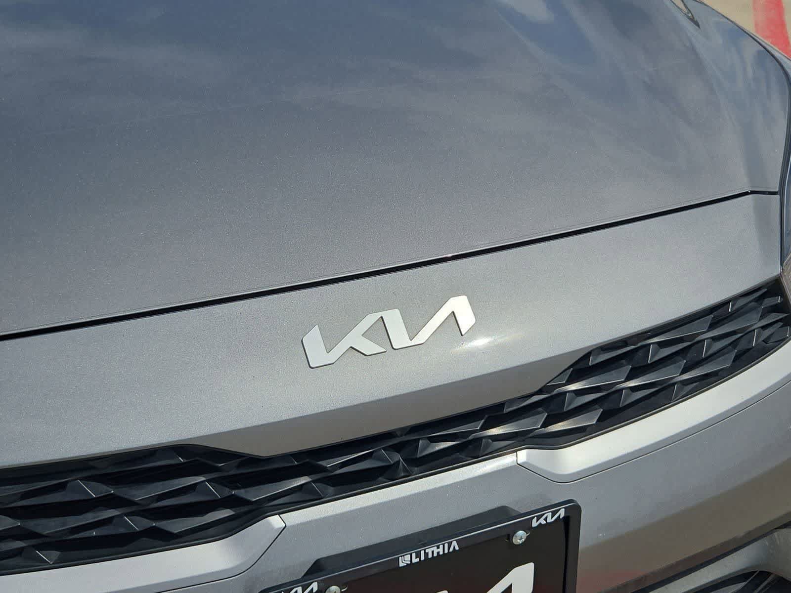 Certified 2023 Kia Forte LXS FWD image 11