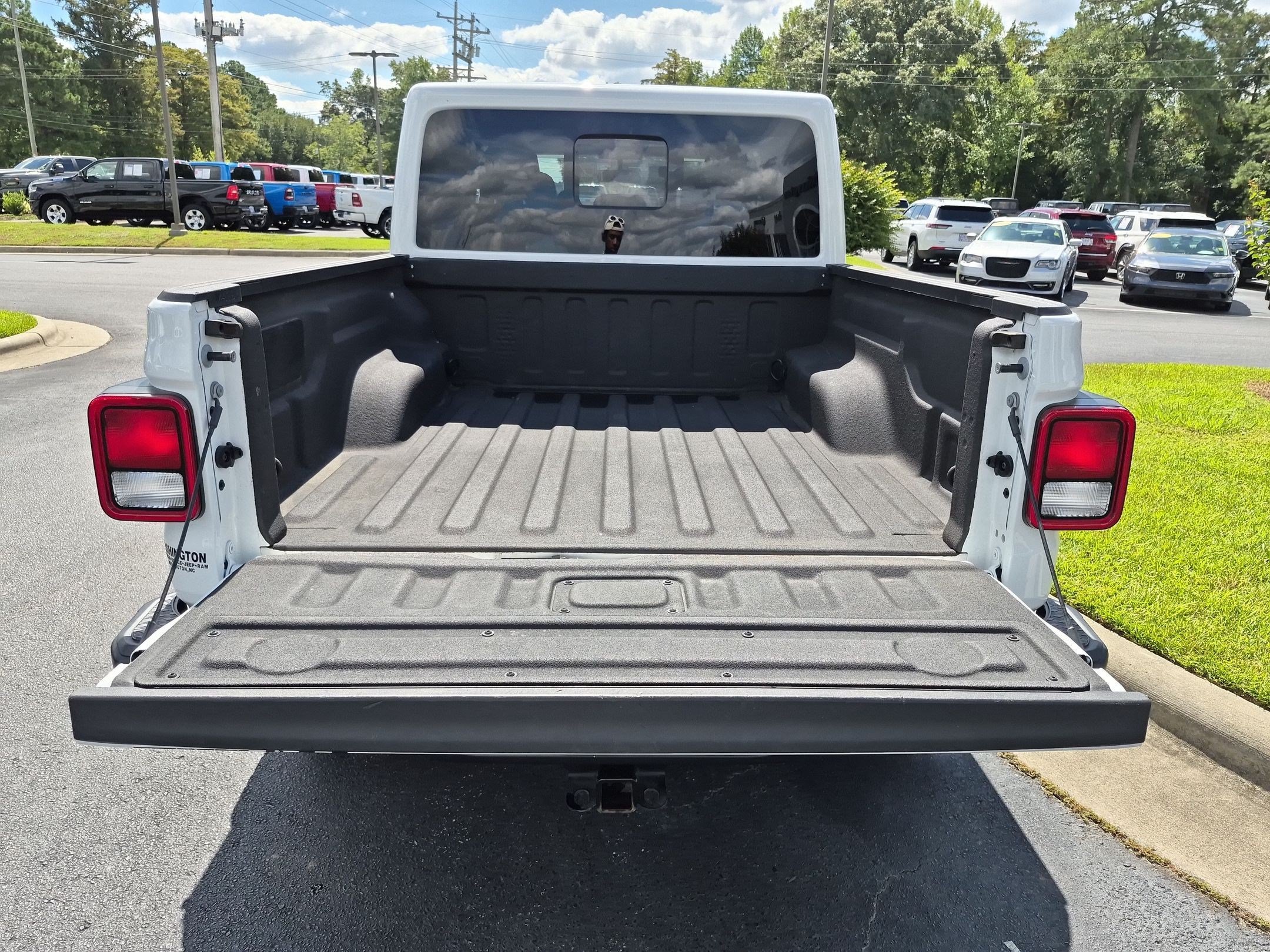 Used 2025 Jeep Gladiator Sport AWD/4WD image 20