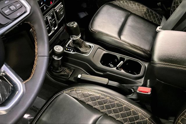 Used 2023 Jeep Wrangler Unlimited Sahara image 17