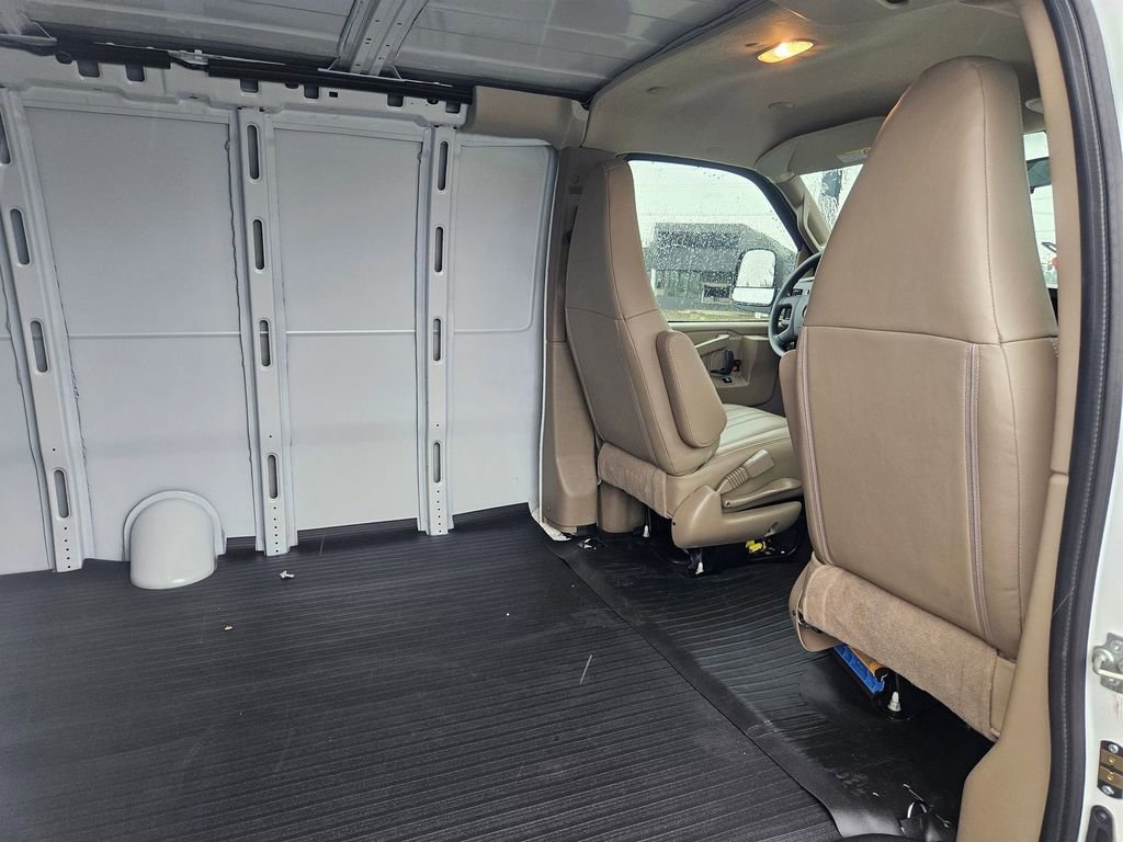 New 2025 Chevrolet Express 2500 Extended image 35