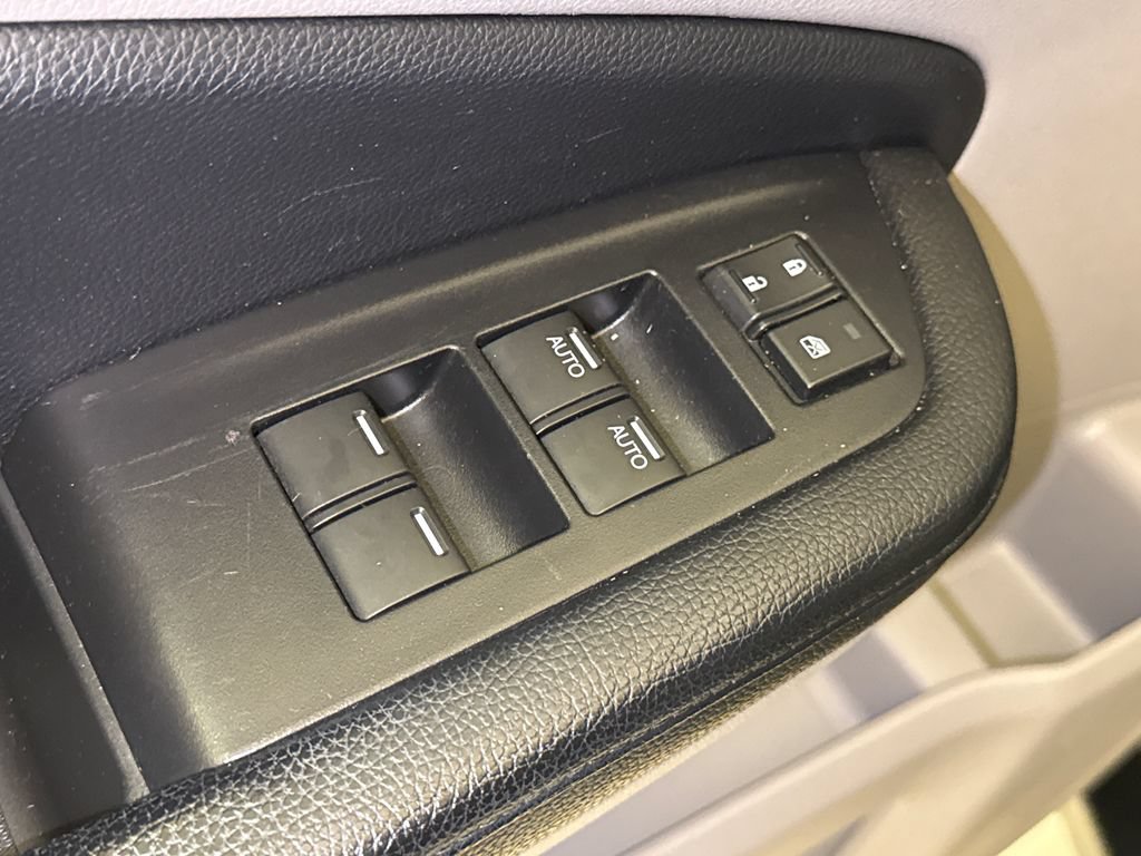 Used 2018 Honda Pilot Touring image 21
