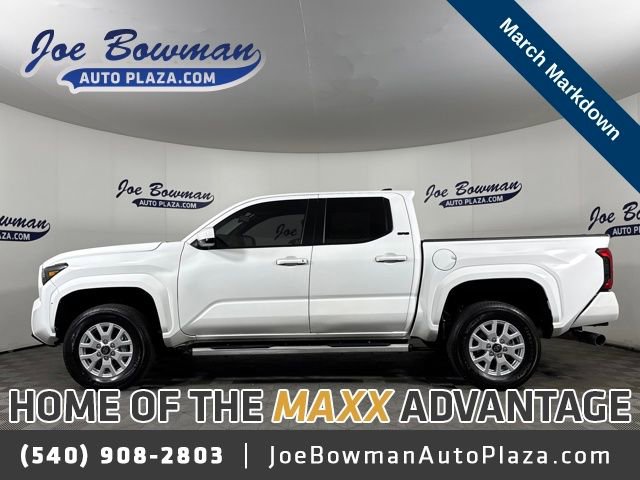 Used 2025 Toyota Tacoma SR5 image 1
