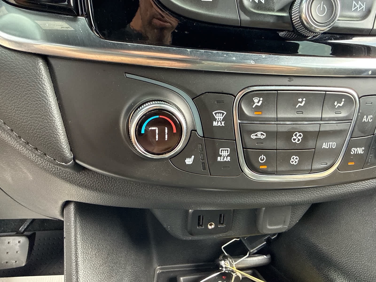 Certified 2023 Chevrolet Traverse LT FWD image 23
