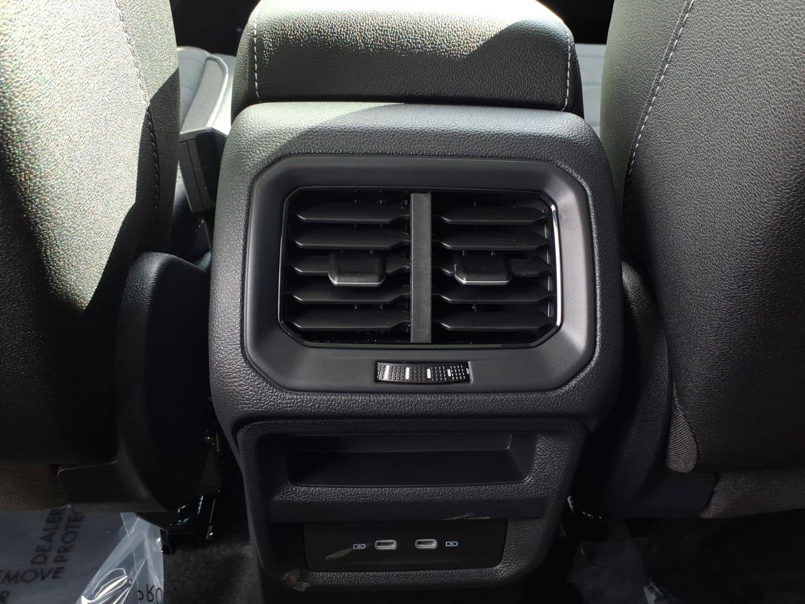 New 2026 Volkswagen Taos SE FWD image 14