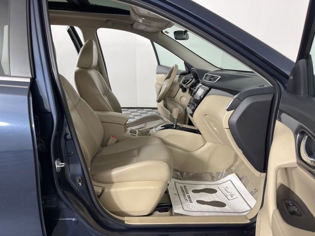 Used 2015 Nissan Rogue SL w/ SL Premium Package image 42