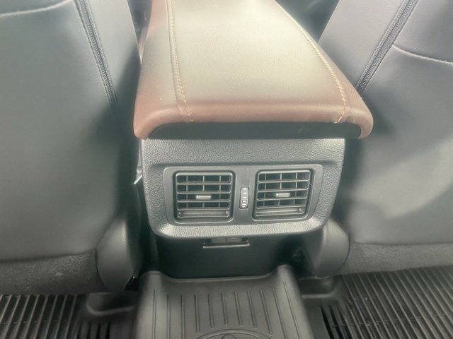 Used 2024 Toyota Venza Limited image 23
