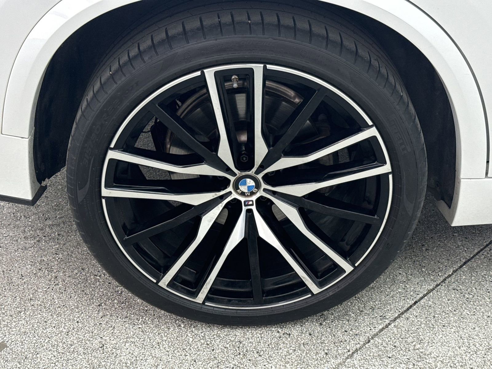 Used 2021 BMW X5 xDrive40i w/ M Sport Package image 40