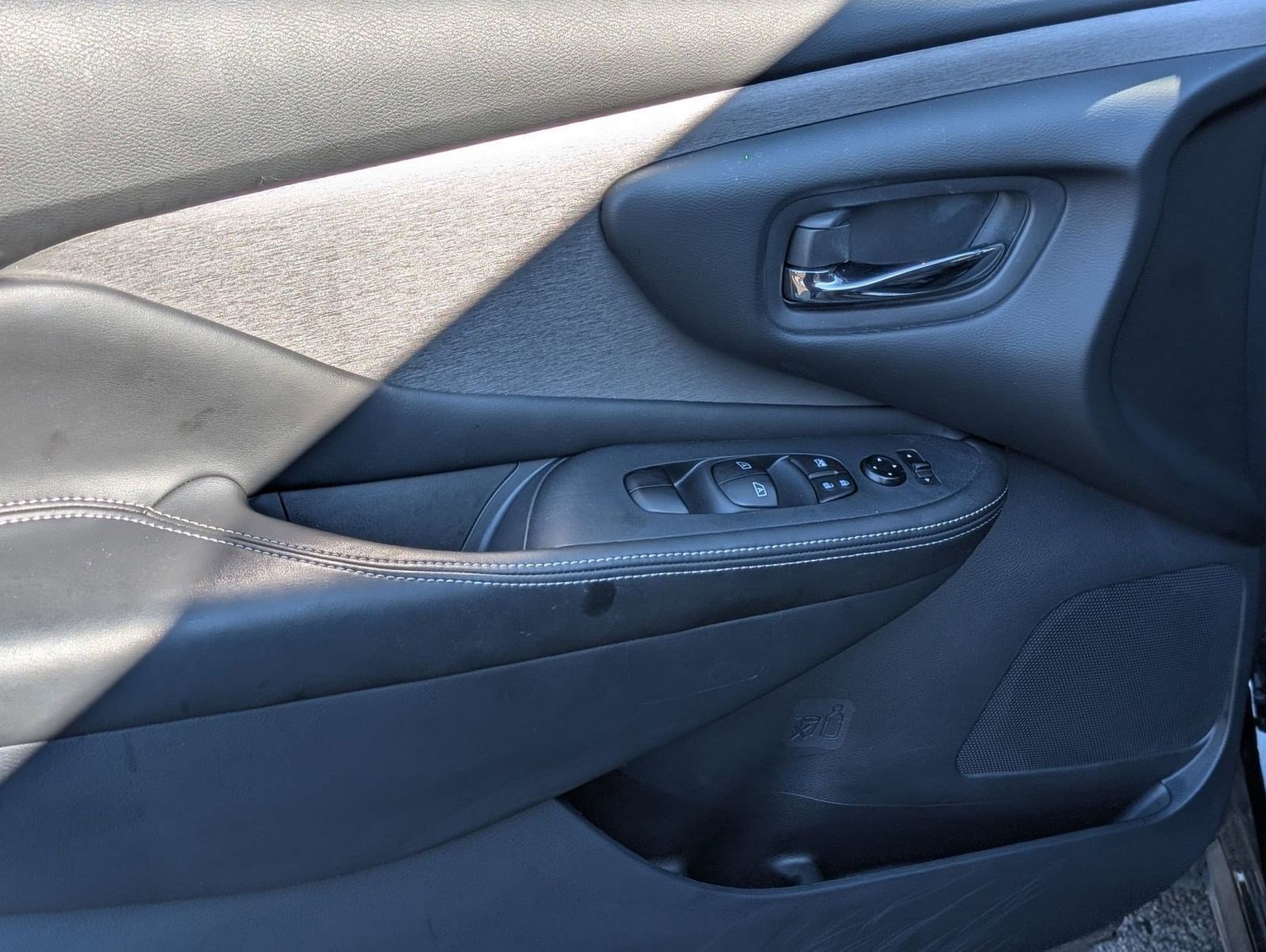 Used 2024 Nissan Murano SV w/ SV Midnight Edition Package image 14