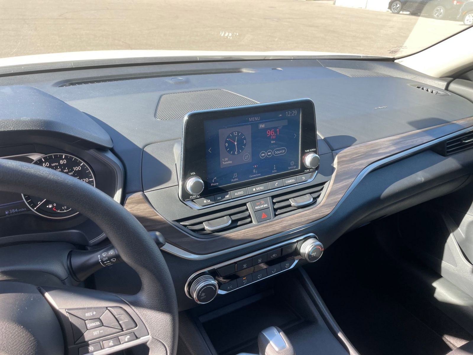 Used 2025 Nissan Altima 2.5 SV image 17