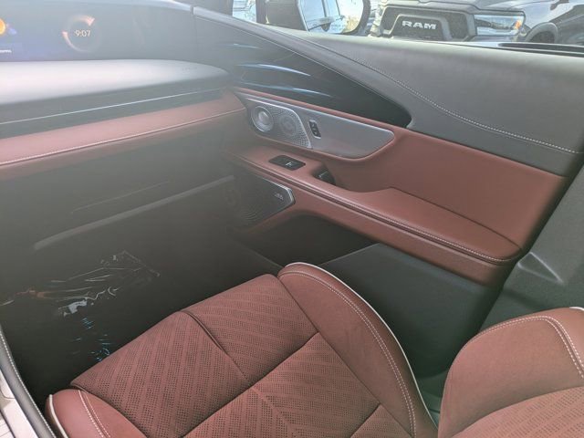 Used 2024 Lincoln Nautilus Black Label image 15