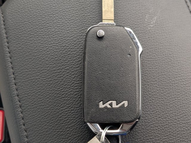 Certified 2025 Kia Soul LX w/ LX Technology Package FWD image 29