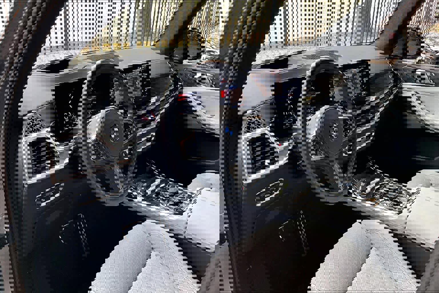 Used 2025 BMW X7 xDrive40i w/ Executive Package image 17