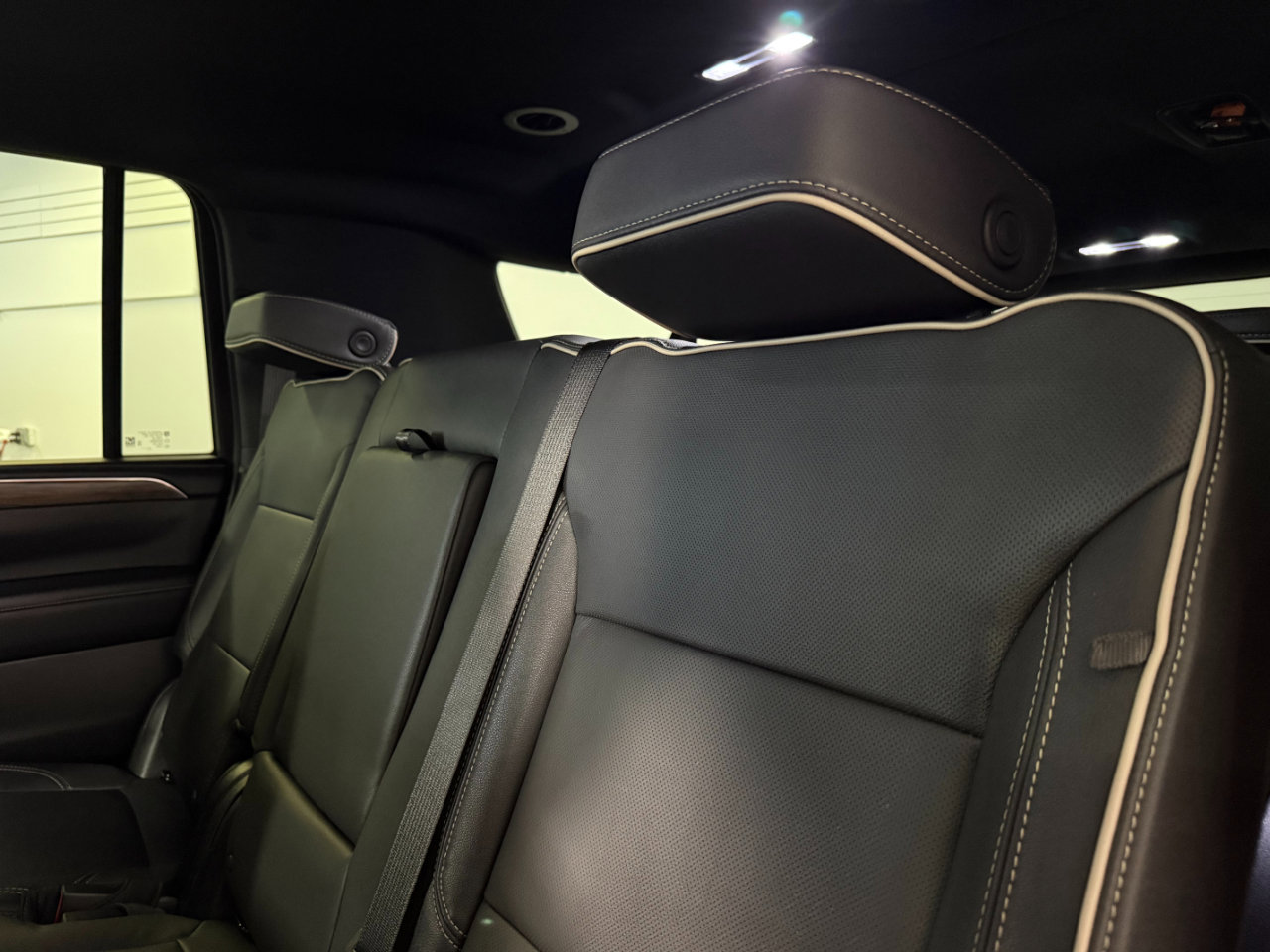 Used 2023 Chevrolet Suburban Premier image 20