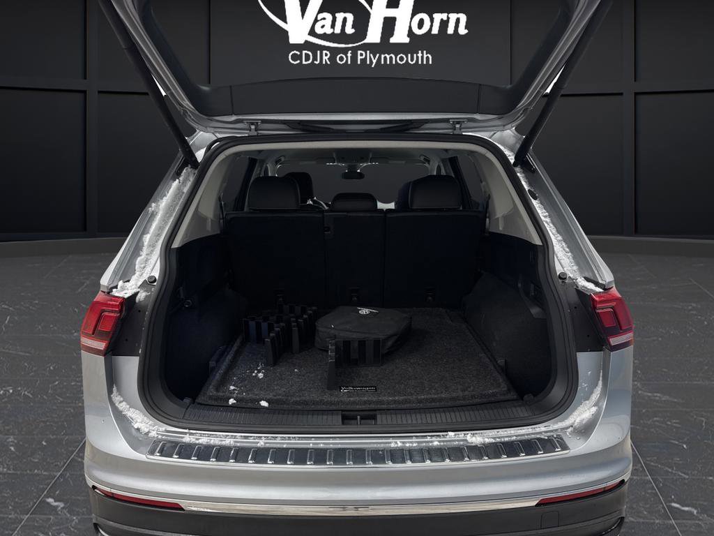 Used 2022 Volkswagen Tiguan SE AWD/4WD image 13