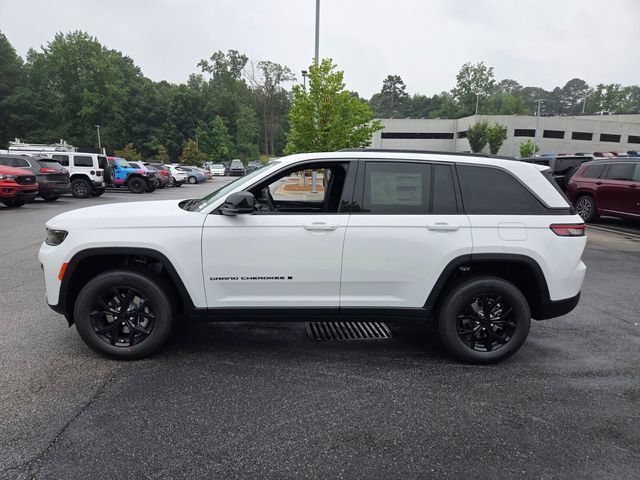 New 2026 Jeep Grand Cherokee Altitude RWD image 4