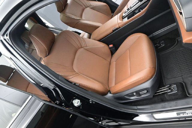 Used 2025 Toyota Crown Signia w/ Advanced Technology Package AWD/4WD image 18
