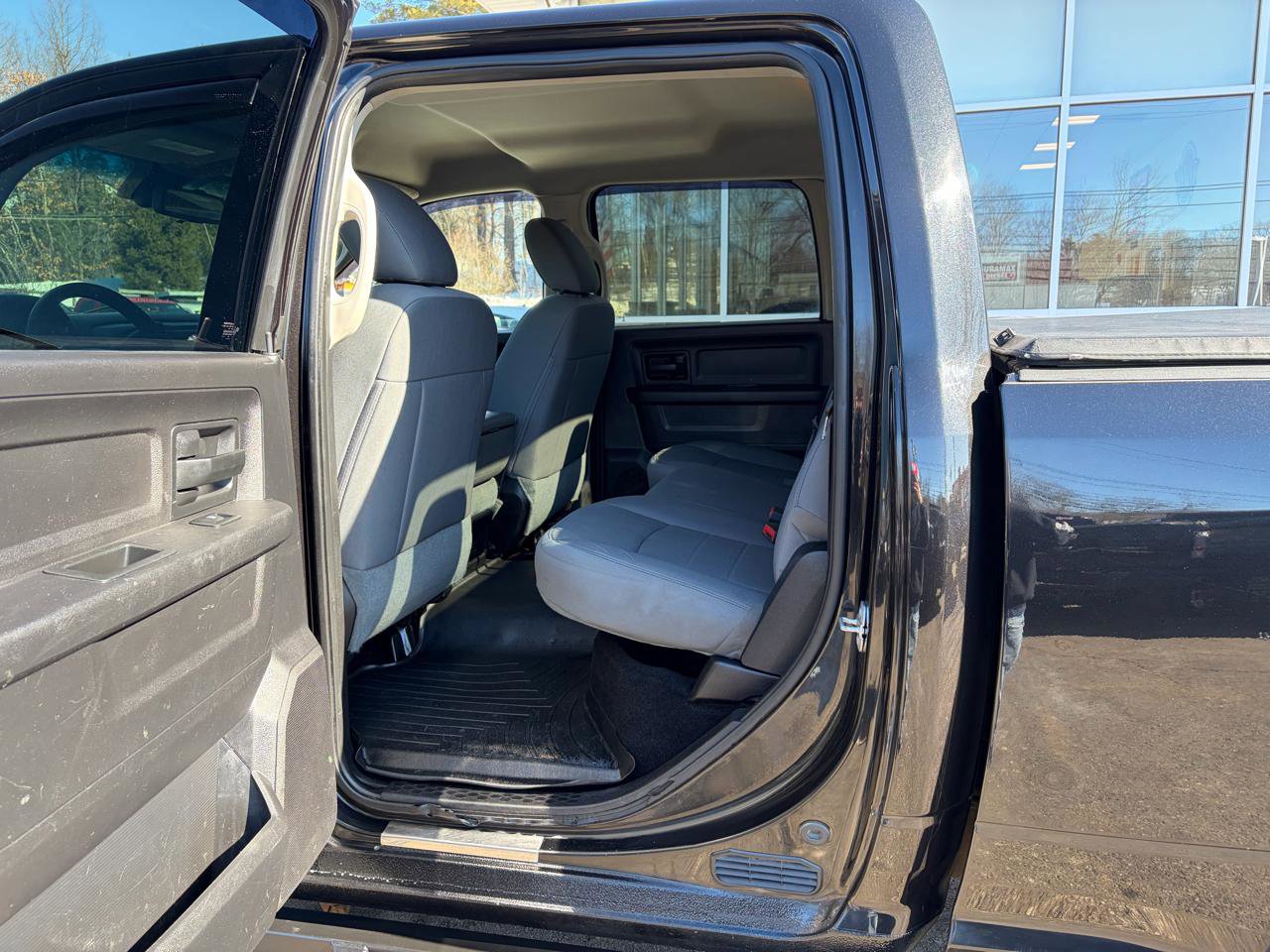 Used 2016 RAM 2500 Tradesman w/ Chrome Appearance Group image 36