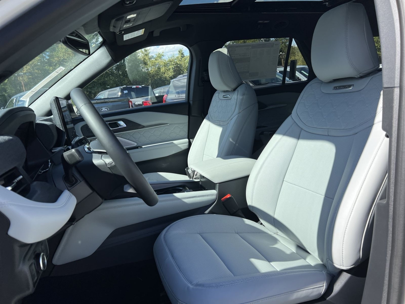 New 2027 Ford Explorer Platinum w/ 3.0L Ultimate Package AWD/4WD image 13